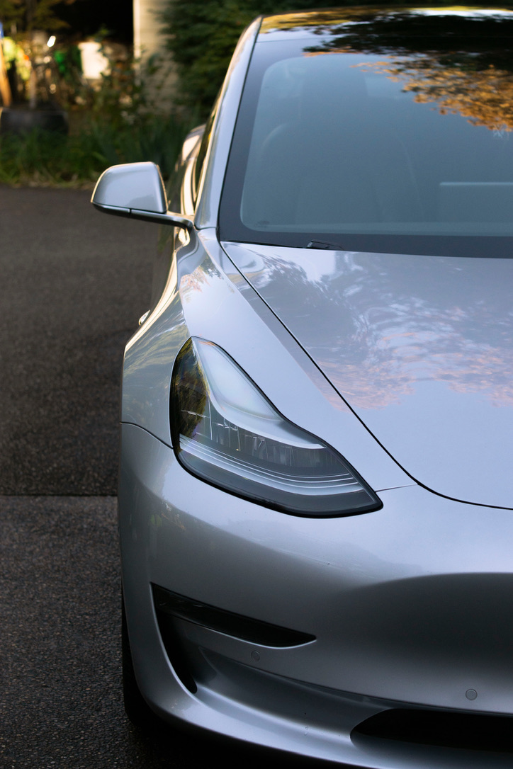 Pristine depth and reflections on black paint