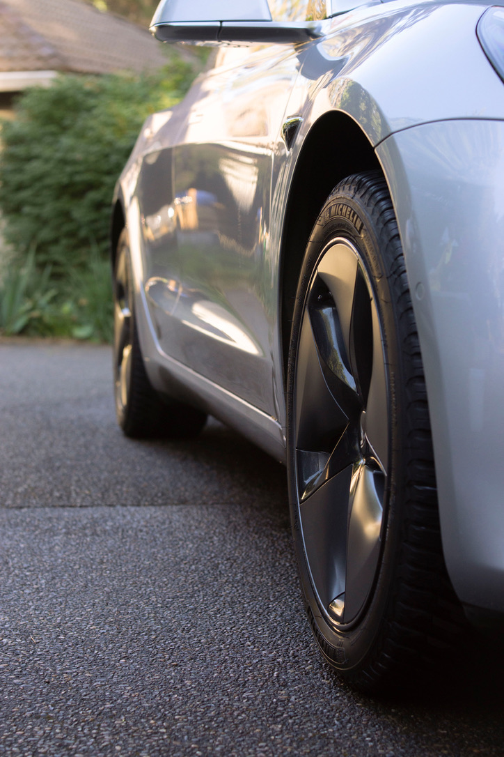 Detailer focused on clean wheels